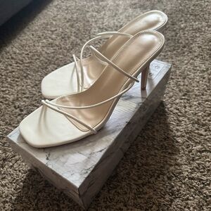 NEW Elegant White Strappy Heels